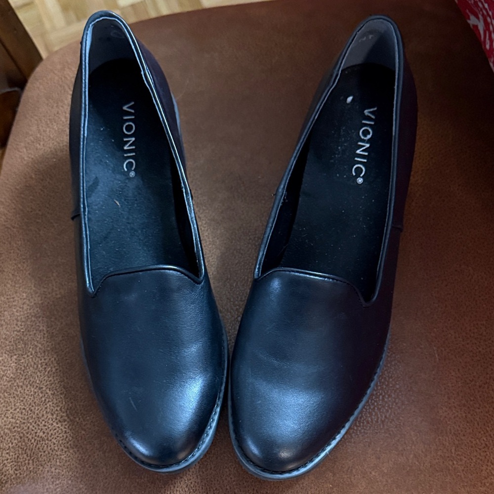 Vionic Women's Classic Black Flats